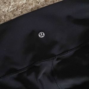 Wunder Under 28 inch Leggings - BLACK